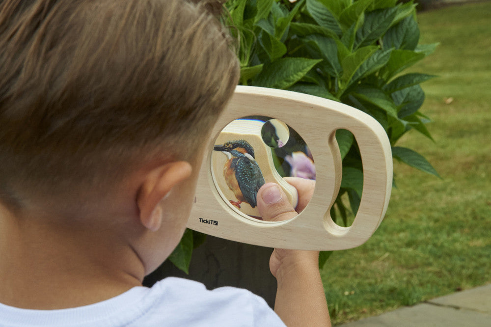 Wooden magnifier