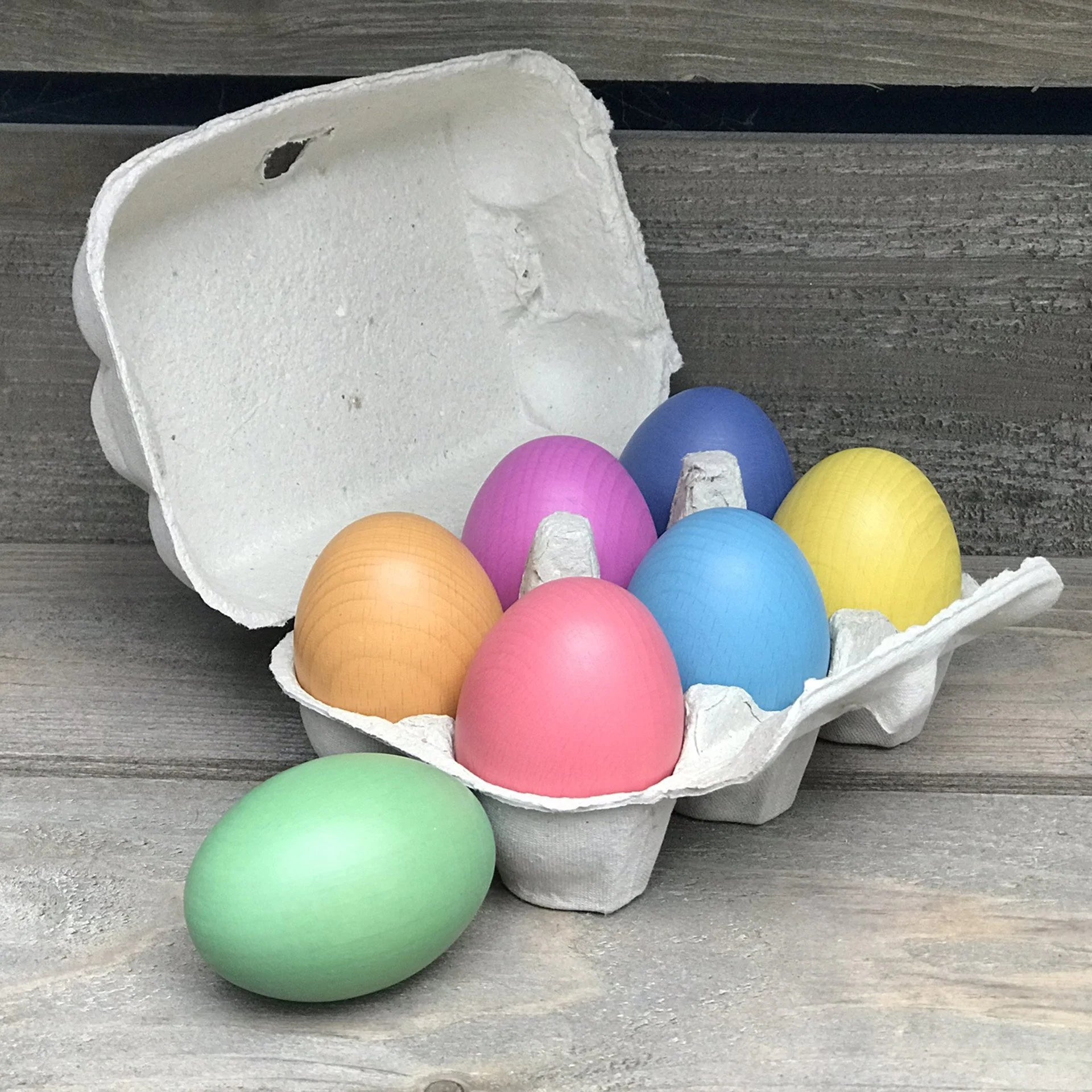 Wooden rainbow eggs (7 pieces)