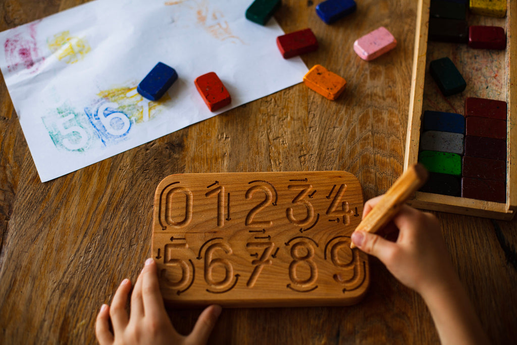 Tableau à tracer Montessori "TABLEAU DES NUMÉROS 0-9"