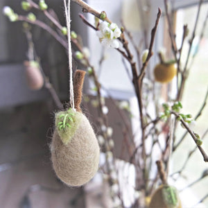 Mini pears made of natural felt - set of 3